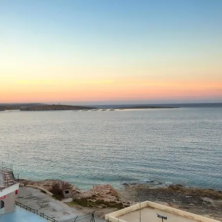 Ab6 - Stunning Seafront Penthouse Apartment St. Paul's Bay