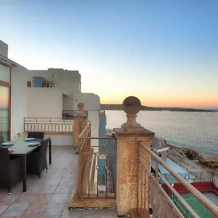Ab6 - Stunning Seafront Penthouse * St Paul's Bay