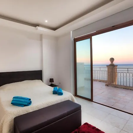 Ab6 - Stunning Seafront Penthouse * St Paul's Bay